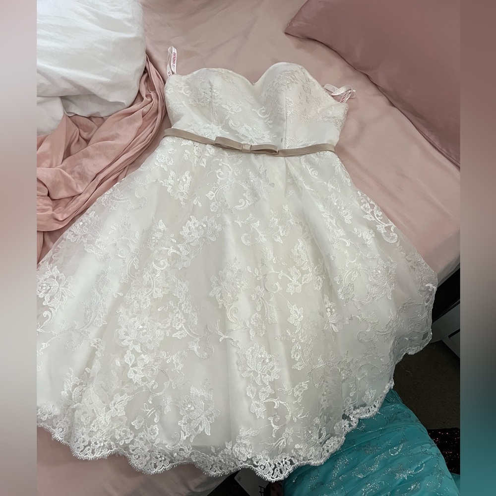 Lace wedding dress